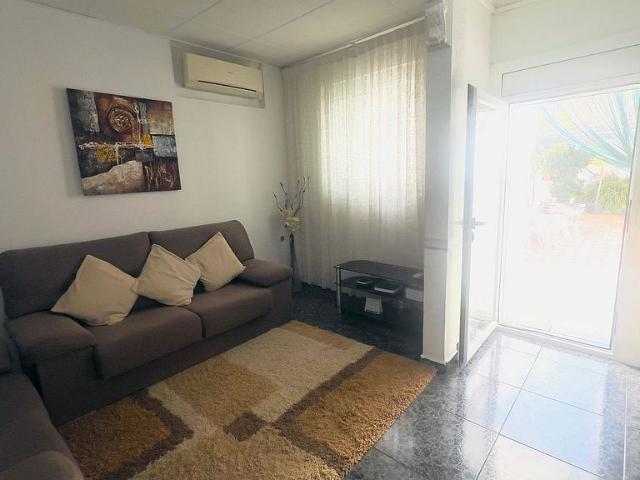 Casa pareada en venta en pasaje Bonavista, Badalona, de 94 m² 2 habitaciones por 245.000