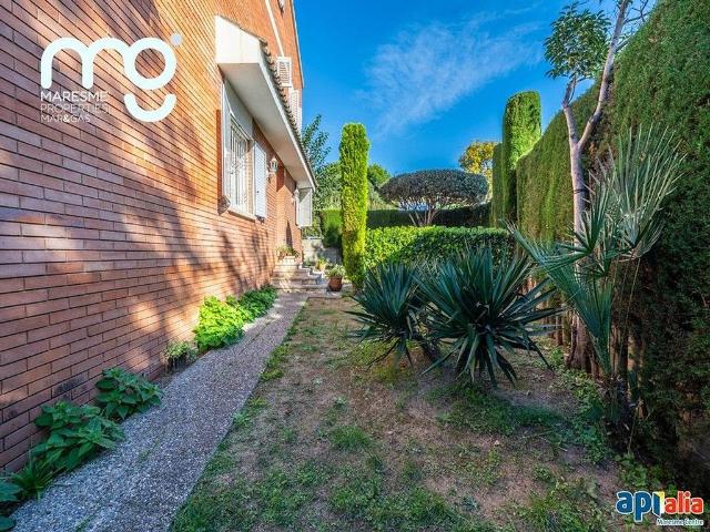 Casa pareada en venta en pasaje De Riquers, Masnou, de 152 m² 4 habitaciones por 730.000