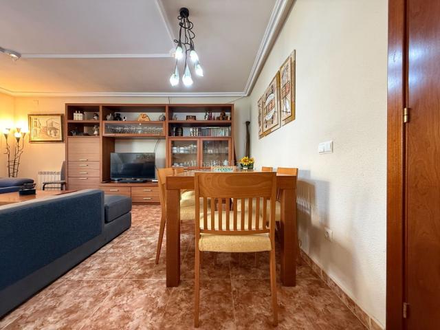Casa pareada en venta en Perafort. CASA CON JARDÍN, BARBACOA, GRAN BUHARDILLA Y GARAJE DOBLE EN PERAFORT. Casas pareadas.
