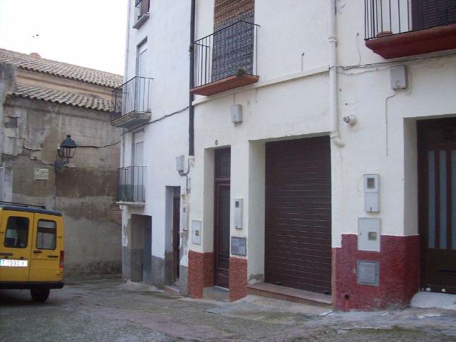 Casa pareada en venta en plaza De Sant Joan, Móra d´Ebre, de 167 m² 3 habitaciones por 18.000