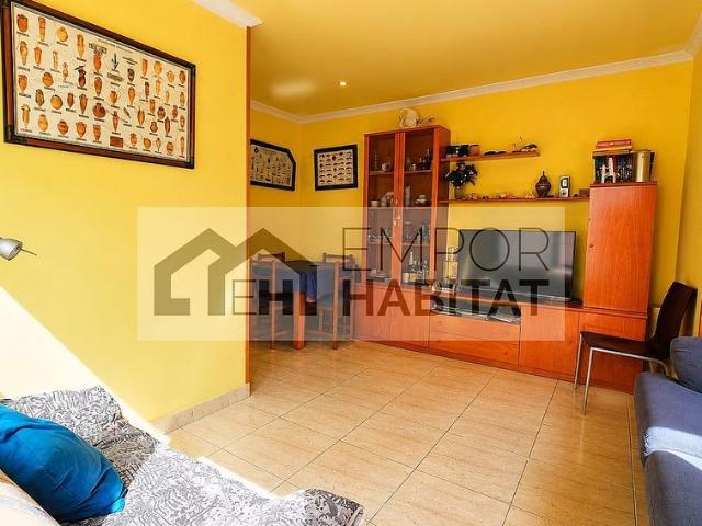 Casa pareada en venta en plaza Pi I Margall, Colera, de 121 m² 3 habitaciones por 250.000