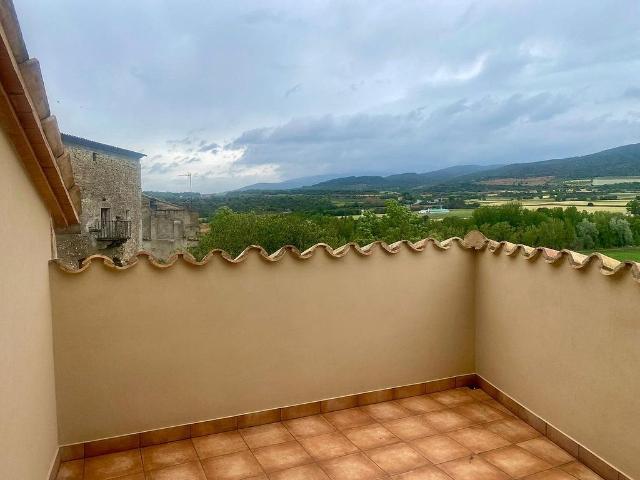 Casa pareada en venta en plaza Vilves, Artesa de Segre, de 150 m² 3 habitaciones por 125.900