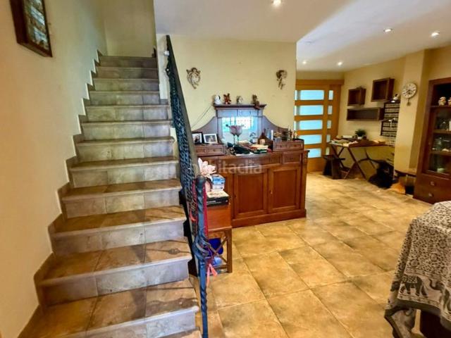 Casa pareada en venta en Premià de Mar, Zona Alta. CASA CON PISCINA PRIVADA Y GARAJE PARA DOS COCHES. Casas pareadas Premià de.