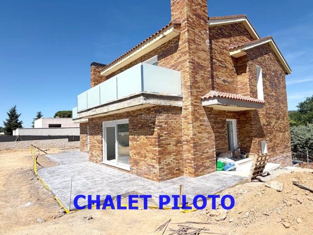 Casa pareada en venta en Quijorna. Chalet Pareado Obra Nueva. Casas pareadas.
