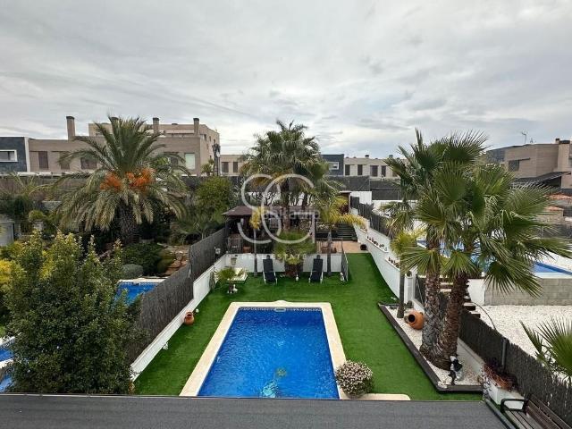 Casa pareada en venta en Roda de Barà Costa Dorada. Gran Casa Pareada en El Francaset Jardín Zen, Piscina y Cercanía al Mar. Casas pareadas Roda de.