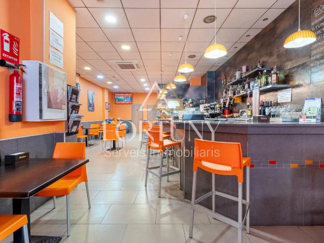 Casa pareada en venta en Reus, Centre. Piso y Bar en Venta en Zona Centro de Reus. Casas pareadas.