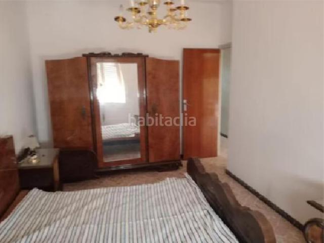 Casa pareada en venta en Redován. !CDATAGran Oportunidad! Casa de 250m2 para Reformar en el centro de Redovan. Casas pareadas.