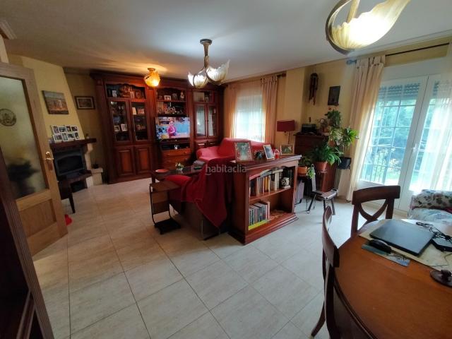 Casa pareada en venta en Renedo de Esgueva. CHALET PAREADO PUERTA DE CASASOLA. Casas pareadas Renedo de.