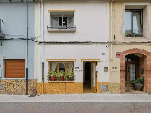 Casa pareada en venta en calle Sant Marti, Riudarenes, de 163 m² 4 habitaciones por 285.000