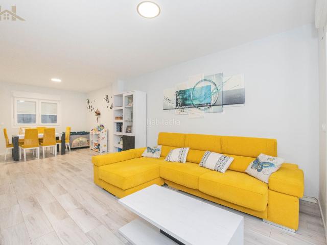 Casa pareada en venta en Rivas Vaciamadrid, Urbanizaciones. Hogares Rivas ofrece en exclusiva este maravilloso Chalet Pareado en en barrio de la Luna. Casas pareadas Rivas.