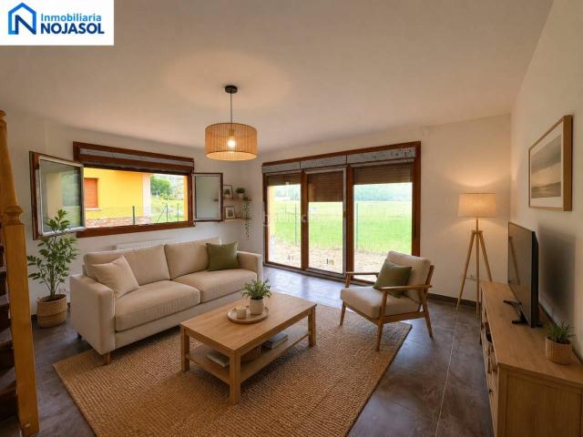 Casa pareada en venta en Ruesga. REF.000538 PRECIOSO CHALET PAREADO DE 3 HABITACIONES CON JARDIN PRIVATIVO EN RUESGA. Casas pareadas.