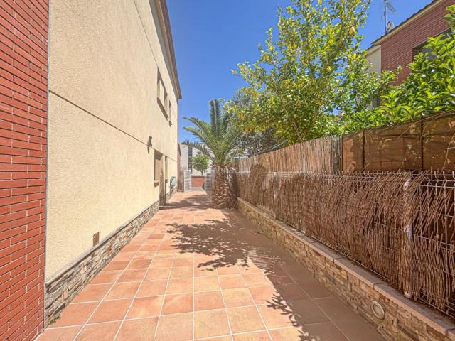 Casa pareada en venta en Torre de Claramunt La. Precioso adosado con espectaculares vistas. Casas pareadas Torre de Claramunt.