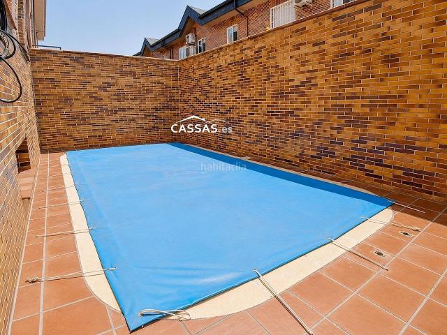 Casa pareada en venta en Torrejón de Ardoz, Fresnos I y II. FRESNOS CHALET Pareado, 5 habitaciones, 4 baños, piscina, garaje, trastero, jardín y terrazas. Casas pareadas Torrejón de.