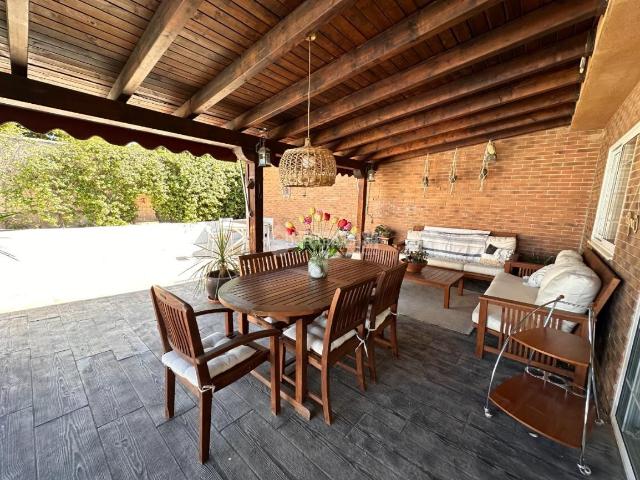 Casa pareada en venta en Torres de la Alameda. Casa en venta en Torres de la alameda. Casas pareadas Torres de la.