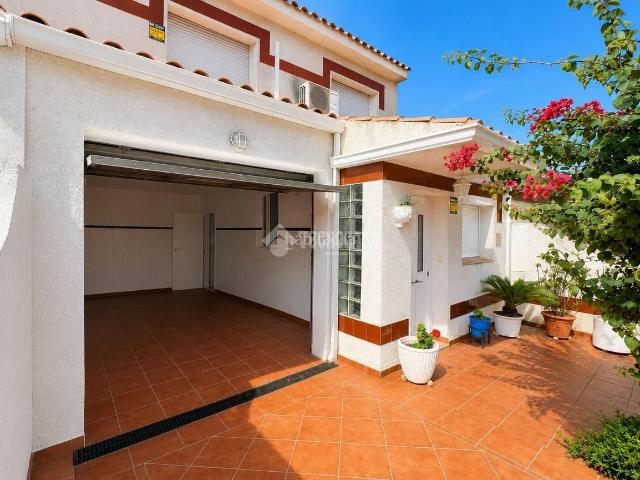 Casa pareada en venta en Tarragona, Eixample Costa Dorada. Casa en venta en Tarragona. Casas pareadas.