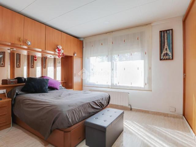 Casa pareada en venta en Terrassa, Ca n'Aurell. Casa en venta en Terrassa. Casas pareadas.