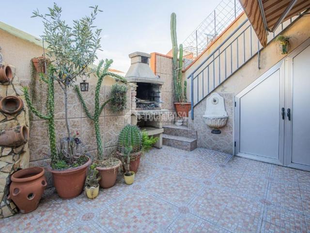 Casa pareada en venta en Terrassa, Ca n'Aurell. Casa en venta en Terrassa. Casas pareadas.