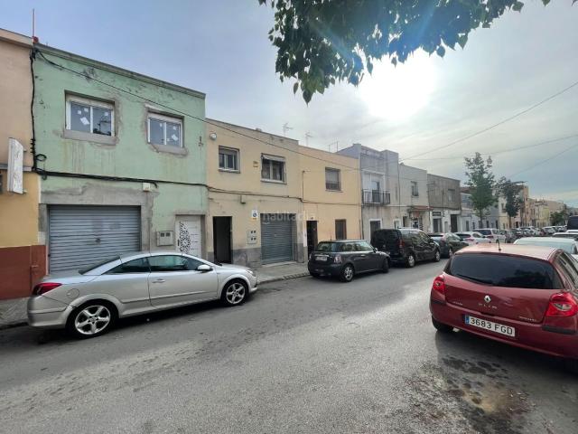 Casa pareada en venta en Terrassa, Ca n'Anglada. Casa unifamiliar en llevant. Casas pareadas.