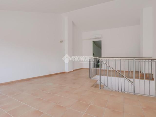 Casa pareada en venta en Terrassa, Poble Nou. Casa en venta en Terrassa. Casas pareadas.