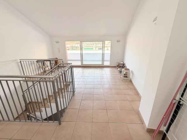 Casa pareada en venta en Terrassa, Poble Nou. Poblenou. Rápido acceso a B40. Casas pareadas.