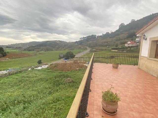 Casa pareada en venta en Voto. CASONA DE PIEDRA EN CARASAVOTO CON VISTAS DESTACADAS. Casas pareadas.