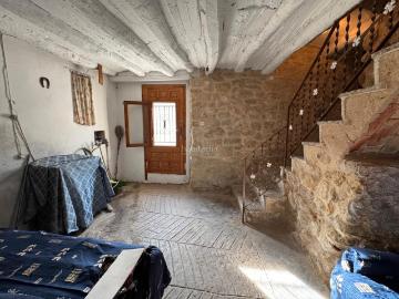Casa pareada en venta en Valdeltormo. Valdeltormo. Casa con garaje. Casas pareadas.