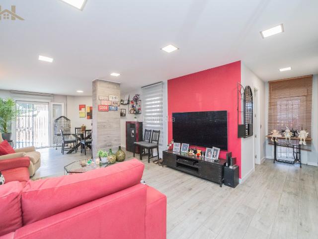 Casa pareada en venta en Valdemoro, Hispanoamérica Comunidades. Chalet pareado con piscina privada en Hispanoamérica Comunidades. Casas pareadas.