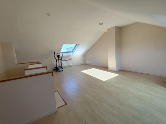 Casa pareada en venta en Valdemoro, Hospital. Chalet pareado en urbanización privada. Casas pareadas.