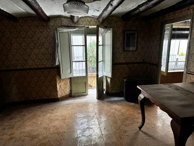Casa pareada en venta en Valderrobres. Casa en el casco antiguo. Casas pareadas.