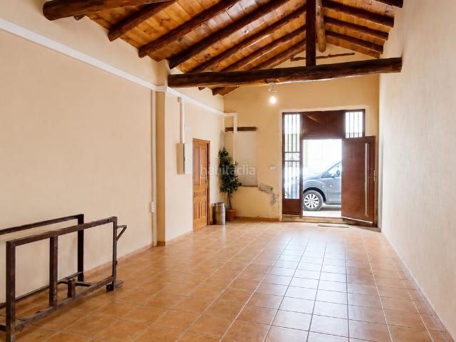 Casa pareada en venta en Valderrobres. Valderrobres Casa céntrica en planta baja con garaje. Casas pareadas.