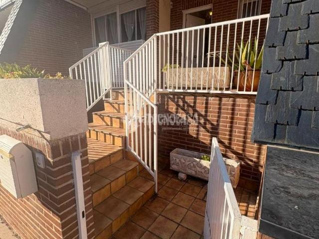 Casa pareada en venta en Valladolid, Covaresa. Casa en venta en Valladolid. Casas pareadas.