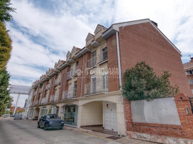 Casa pareada en venta en Valladolid, Girón. Casa en venta en Valladolid. Casas pareadas.
