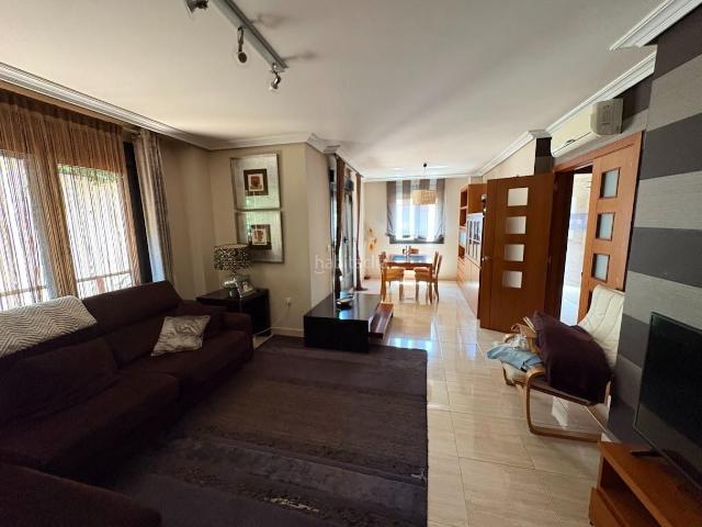 Casa pareada en venta en Valladolid, La Victoria Puente Jardín. CHALET PAREADO EN EL CAMINO DEL CABILDO. Casas pareadas.