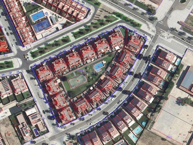 Casa pareada en venta en Valladolid, Las Villas Valparaiso El Peral. NO COBRAMOS COMISIÓN DE INTERMEDIACIÓN AL COMPRADOROportunidad de inversión con alta rentabilidad potencial!Te presentamos un.