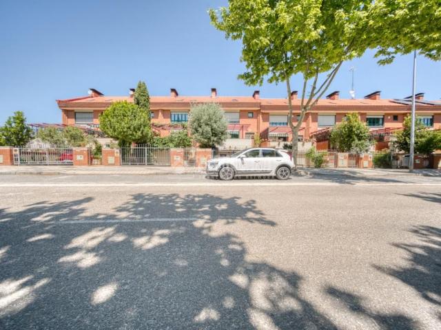 Casa pareada en venta en Valladolid, Parquesol. Casa en venta en Valladolid. Casas pareadas.
