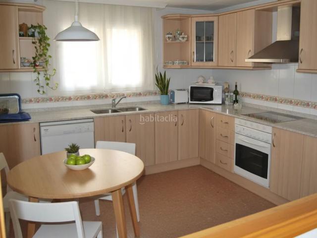 Casa pareada en venta en Vandellòs i l´Hospitalet de l´Infant Costa Dorada. Magnífica casa pareada en primera línea de mar en L'Hospitalet de l'Infant. Casas pareadas Vandellòs i l´Hospitalet de.