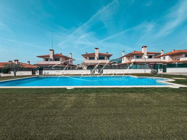 Casa pareada en venta en Vandellòs i l´Hospitalet de l´Infant Costa Dorada. Pareado con jardín en Hospitalet del Infante. Casas pareadas Vandellòs i l´Hospitalet de.