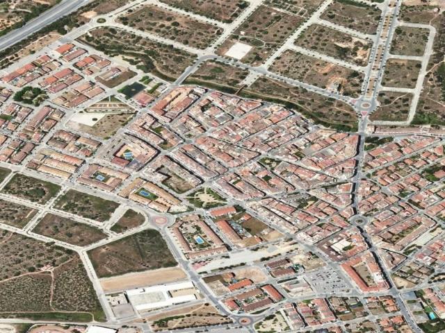 Casa pareada en venta en Vendrell El, El Tancat Mas d´en Gual Costa Dorada. Chalet adosado en venta en calle Conflent. Casas pareadas Vendrell.