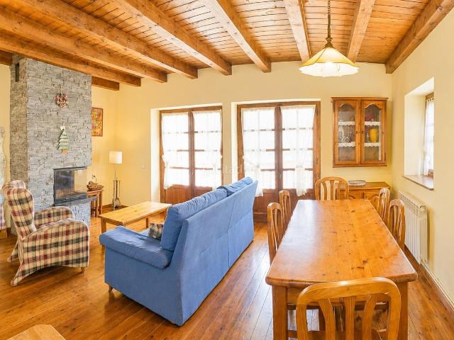 Casa pareada en venta en Vielha e Mijaran, Gausac. Espectacular chalet adosado con vistas panorámicas. Casas pareadas Vielha e.