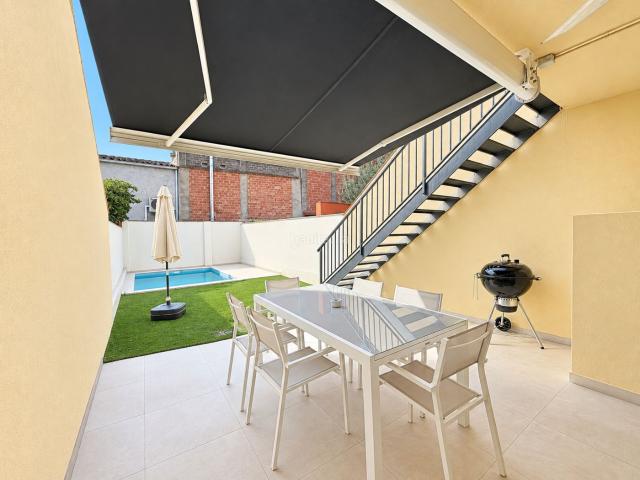 Casa pareada en venta en Vilabertran. casa adossada. Casas pareadas.
