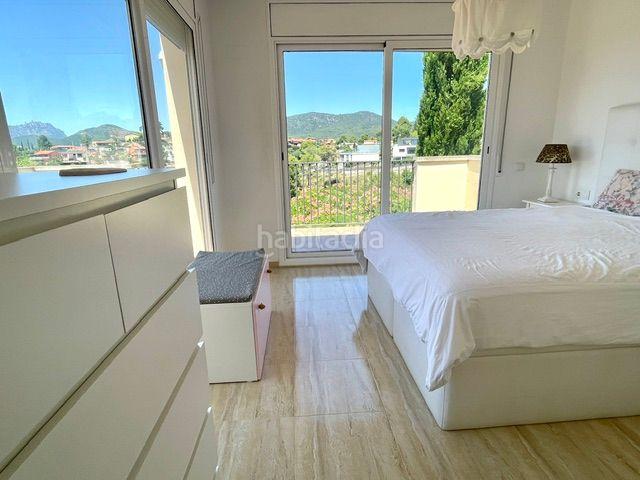 Casa pareada en venta en Viladecavalls. Casa amb piscina i vistes de postal a Viladecavalls. Casas pareadas.