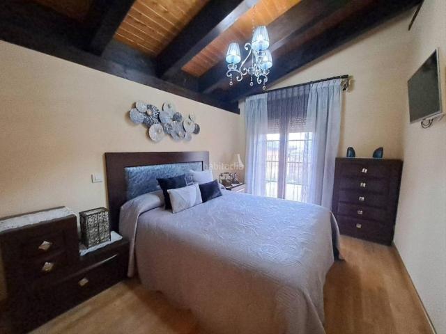 Casa pareada en venta en Villagonzalo Pedernales. IMPRESIONANTE Y EXCLUSIVO CHALET COMO NUEVO A UN PASO DE BURGOS. Casas pareadas Villagonzalo.