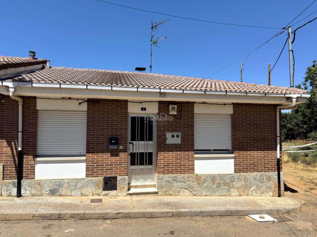 Casa pareada en venta en Villamañán. Casas pareadas.