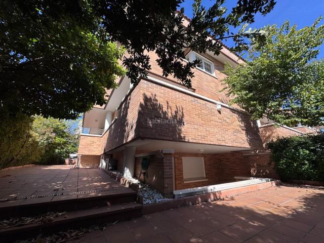 Casa pareada en venta en Villanueva de la Cañada, Villanueva de la Cañada. Chalet pareado en esquina. Casas pareadas Villanueva de la.