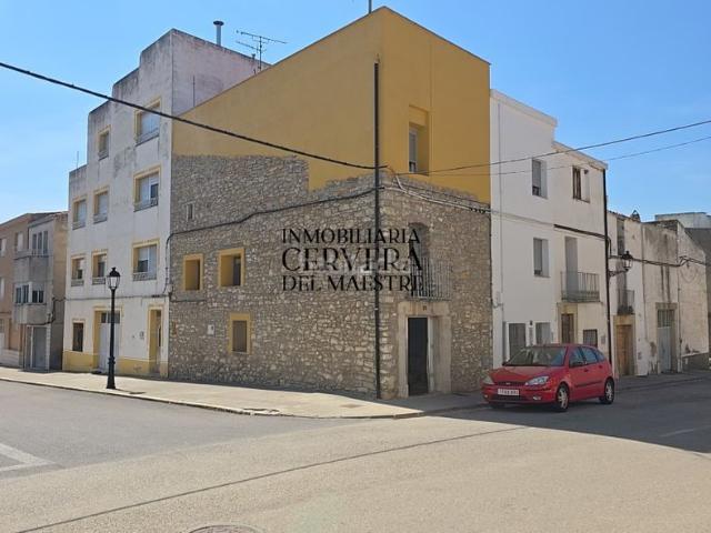 Casa pareada en venta en Xert. Vivienda de 162m2 con gran potencial ubicada en el pueblo histórico de Xert Chert. Casas pareadas.