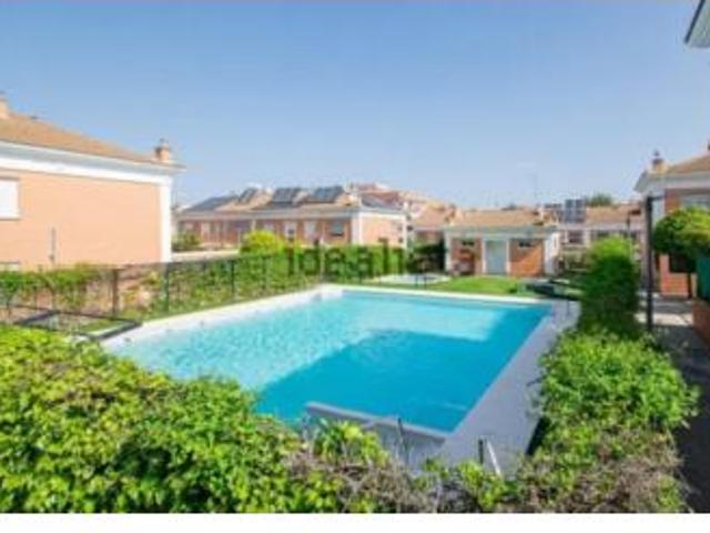 Casa pareada Venta Dos Hermanas, Entrenúcleos