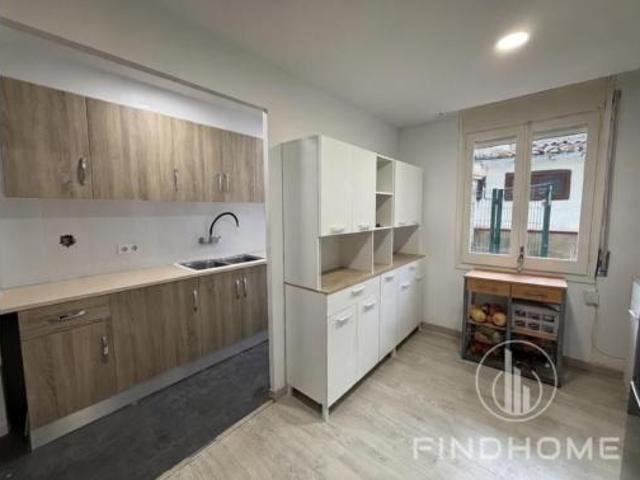 Casa pareada Venta Olot, Olot