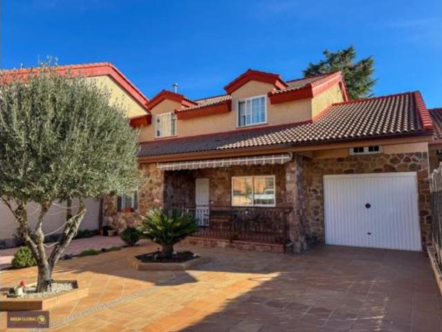 Casa pareada Venta La Cabrera, La Cabrera