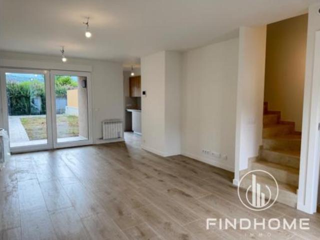 Casa pareada Venta La Vall d'en Bas, Sant Esteve d'en Bas