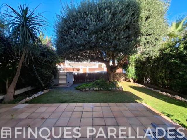 Casa pareada Venta Sitges, Can Girona Terramar Vinyet